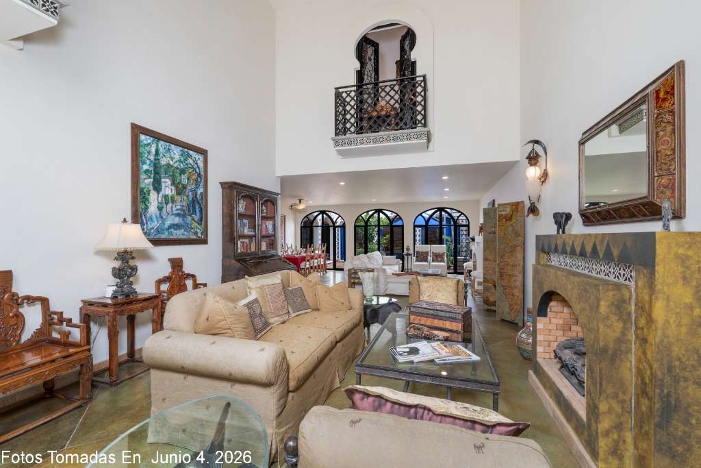 015 Stylish Open Floor Plan