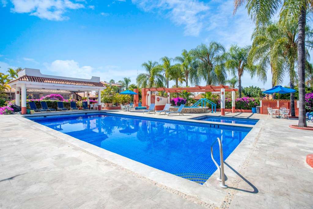 San-Antonio-Tlayacapan-El-Parque-Park-Cottage-17-POOL