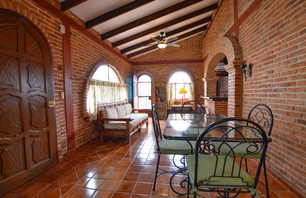 San-Antonio-Tlayacapan-El-Parque-Park-Cottage-02-DINING-AREA