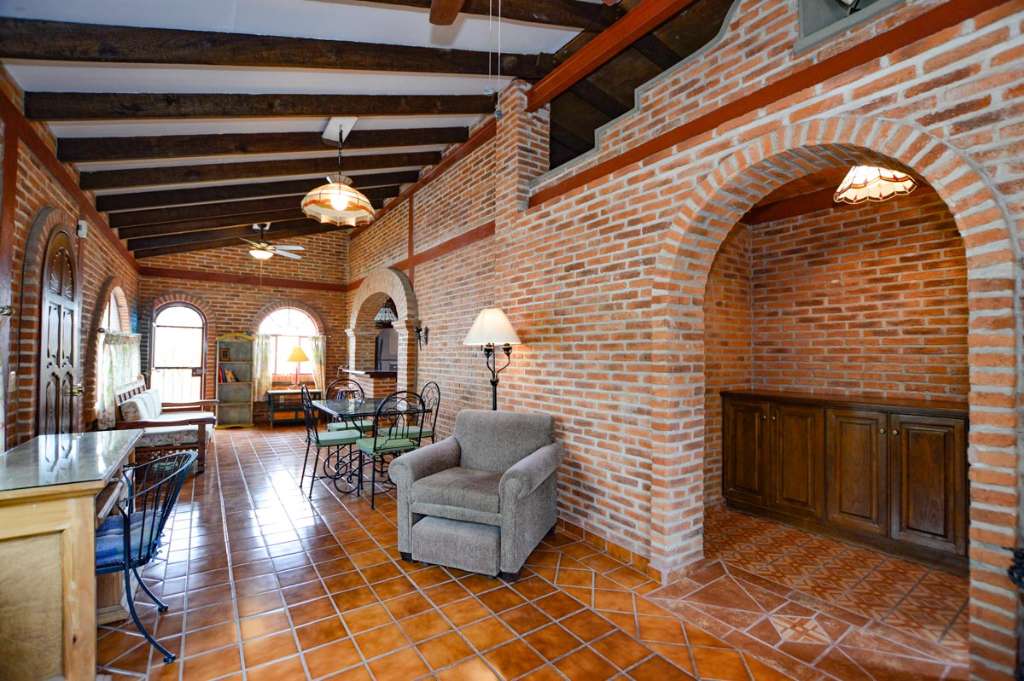 09-LIVING-AREA