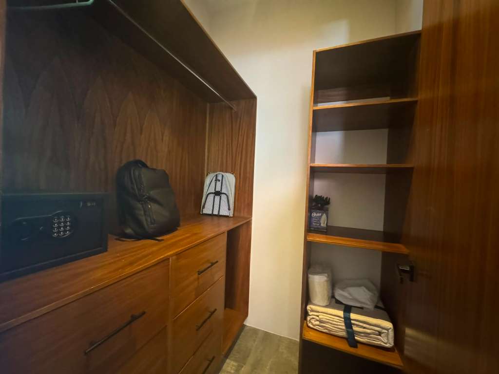 Closet 1