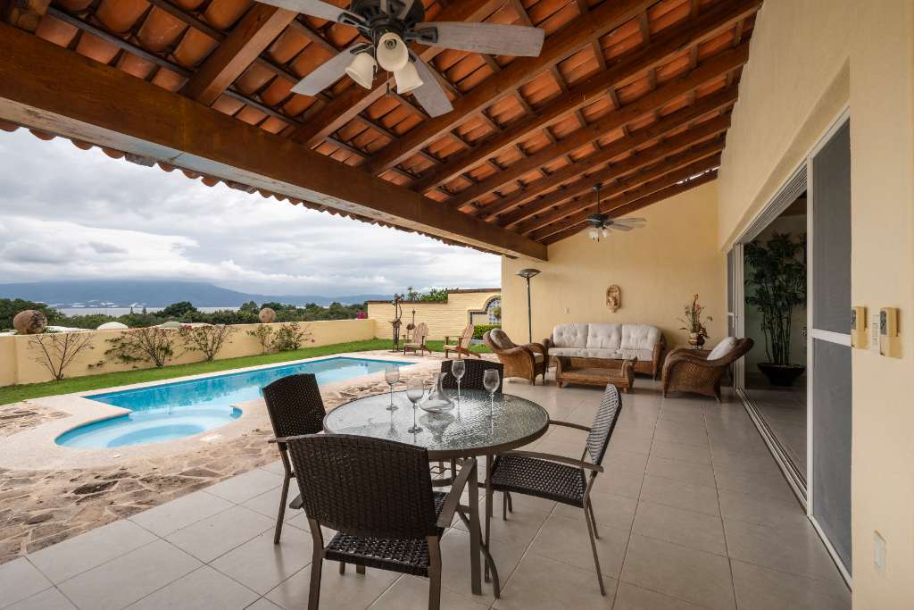 13-terraza-Casa -Arroyo Alto-
