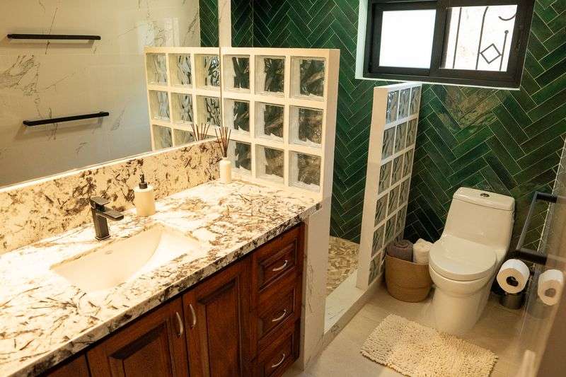 Vista del baño completo 1
