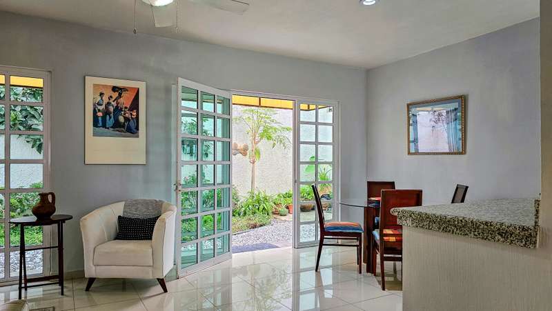 06-Dining-Courtyard-2