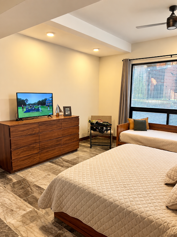 Master Bedroom b