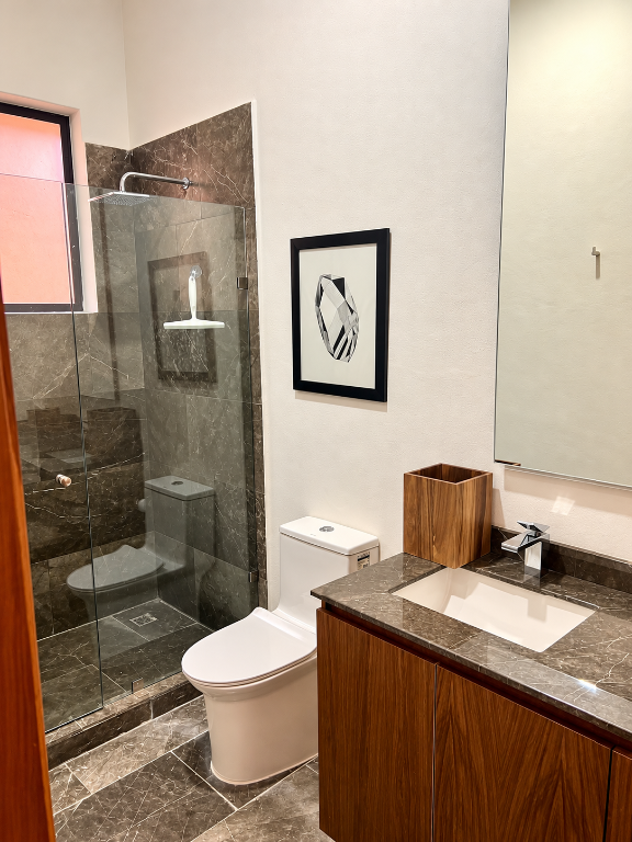 2nd Bathroom