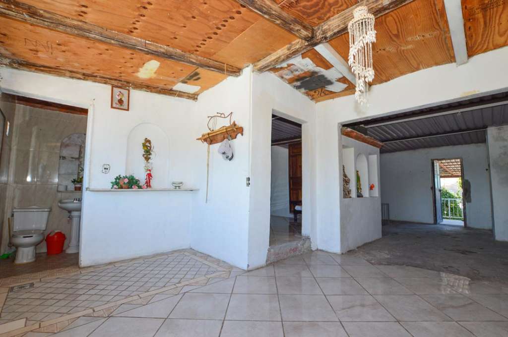 13-UPSTAIRS-AREA