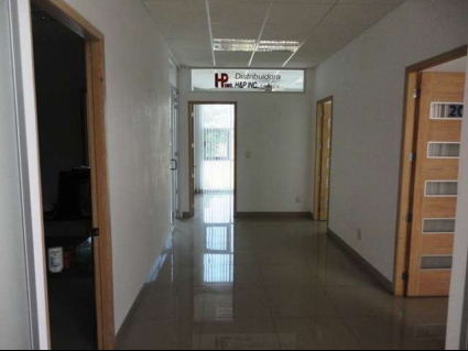 17. Hidalgo 293. 2nd level Offices section. Hallway