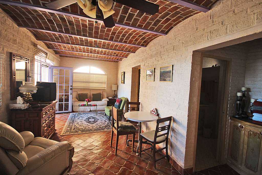 Casa-de-las-palmeras-Home-for-sale-in-Villa-San-Pablo-San-Juan-Cosalá (8)