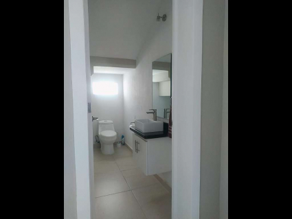 6- Medio baño planta baja 