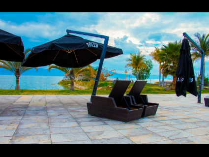 12. Lake Front Asoleaderos