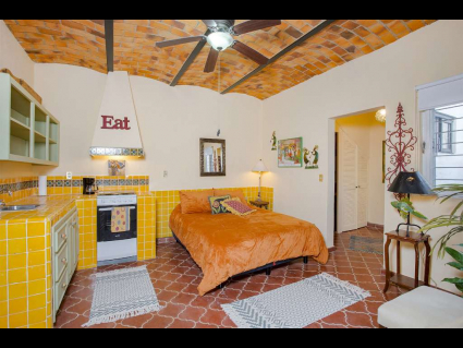 Casita 1 Kitchen bed