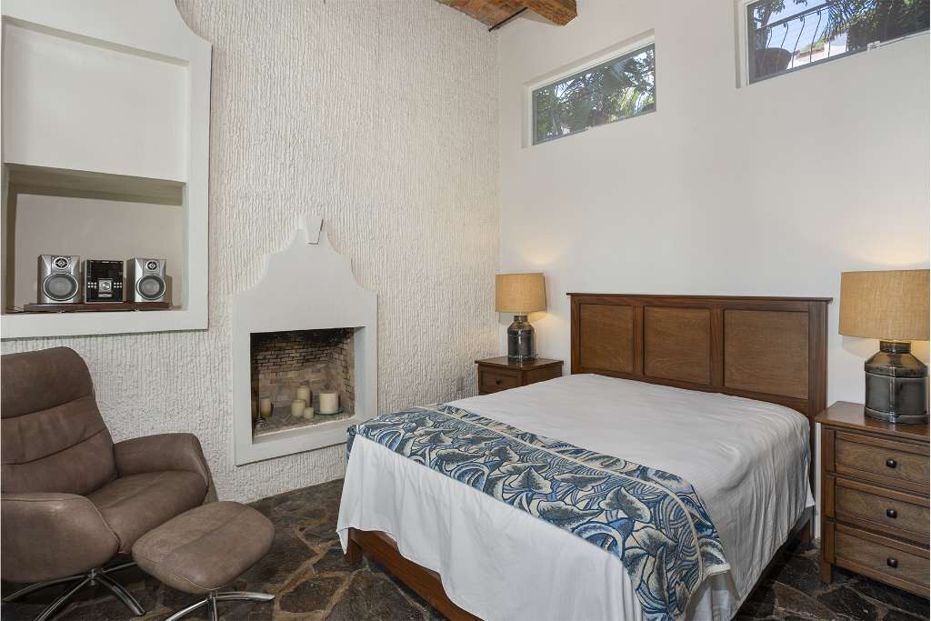 10 - Casita Guest Suite has a Cozy Fireplace and Garden and Lake Views