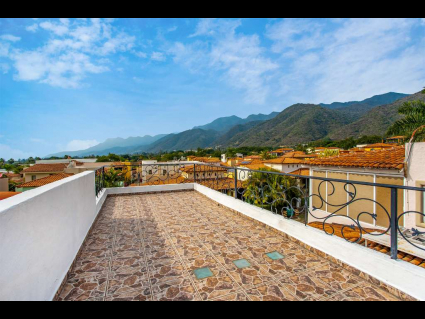 17 - Roof Top Mirador with 360 Mountain and Lake Views